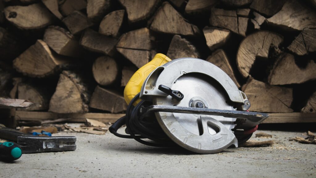 A circular saw—what size inverter to run circular saw?