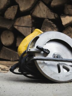 A circular saw—what size inverter to run circular saw?