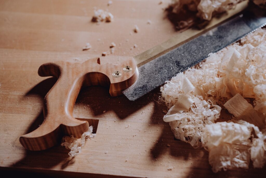 A hand saw on a table—how to cut a 45-degree angle with a hand saw?